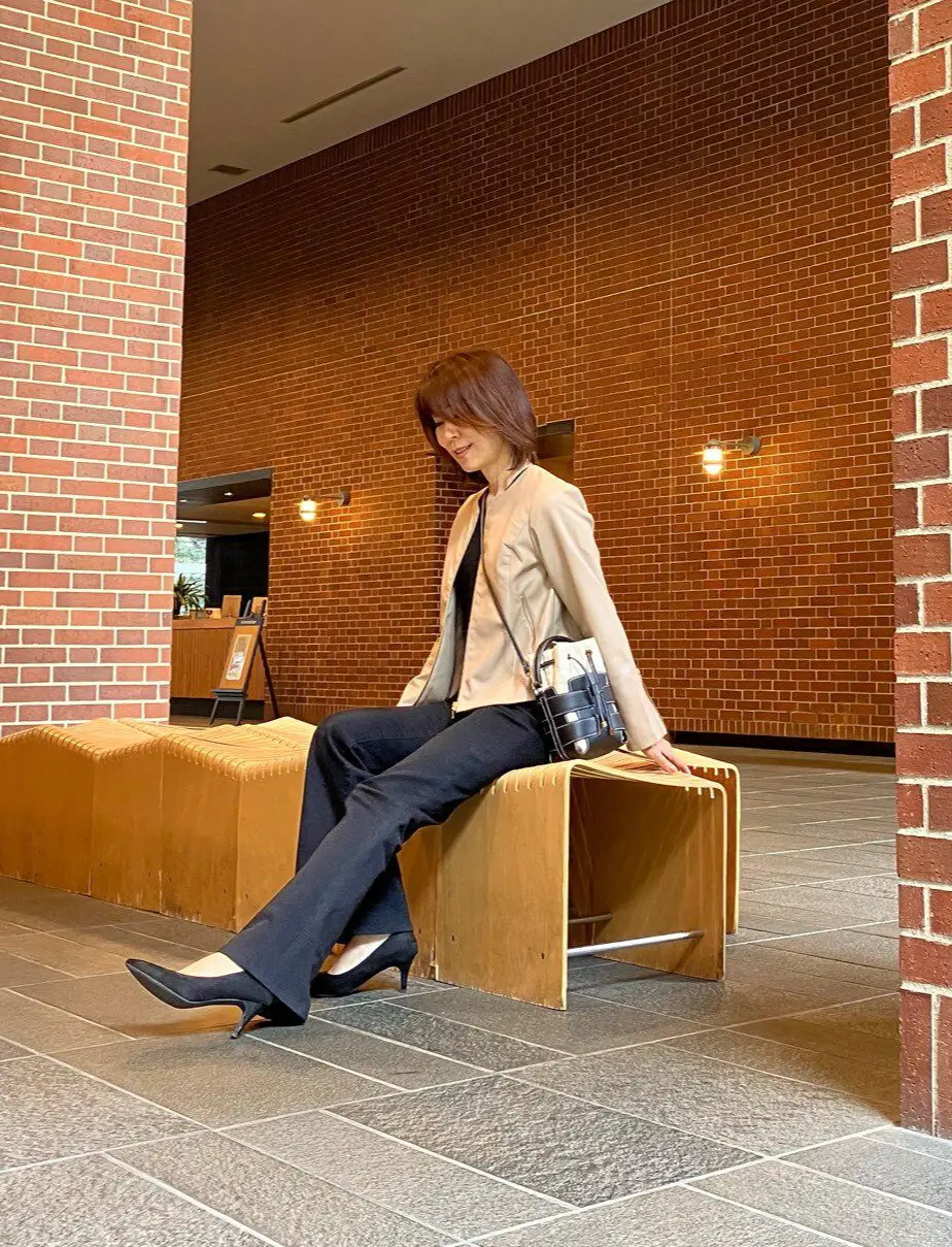 Ｈ＆Ｍ　クロスボディバケットバッグ　ショルダーバッグ　ミニバッグクロスボディバッグ　春バッグ　 レザージャケット　キャンパスバッグ　jマダムのおしゃれ　