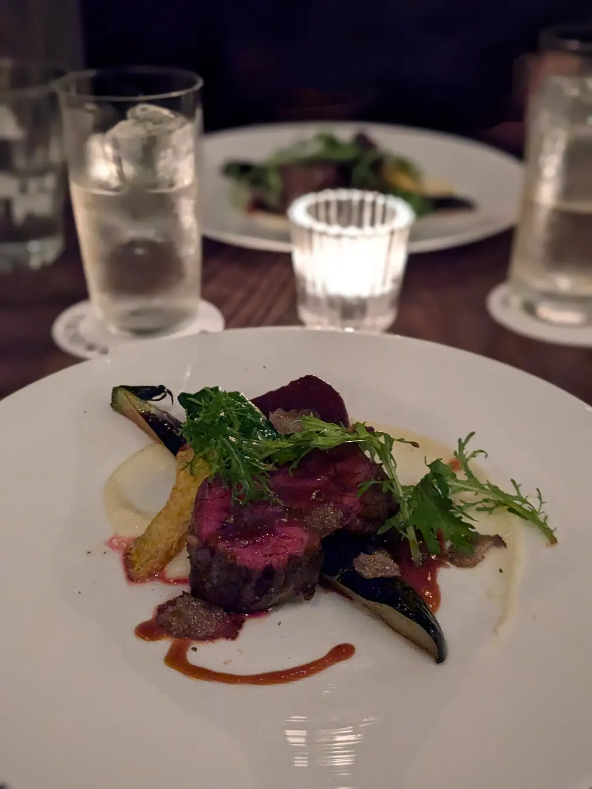 秋色タイトスカートで、南青山の幻想的なバの画像_10