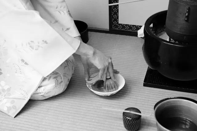 きめこまやかな泡を立てられるかどうかがおいしい抹茶の決め手