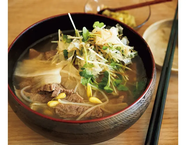 牛肉と豆もやし、大根のスープ