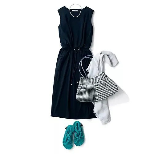 SLOANE×eclat 【宮崎桃代さん別注】ショルダータックワンピース ￥22,000