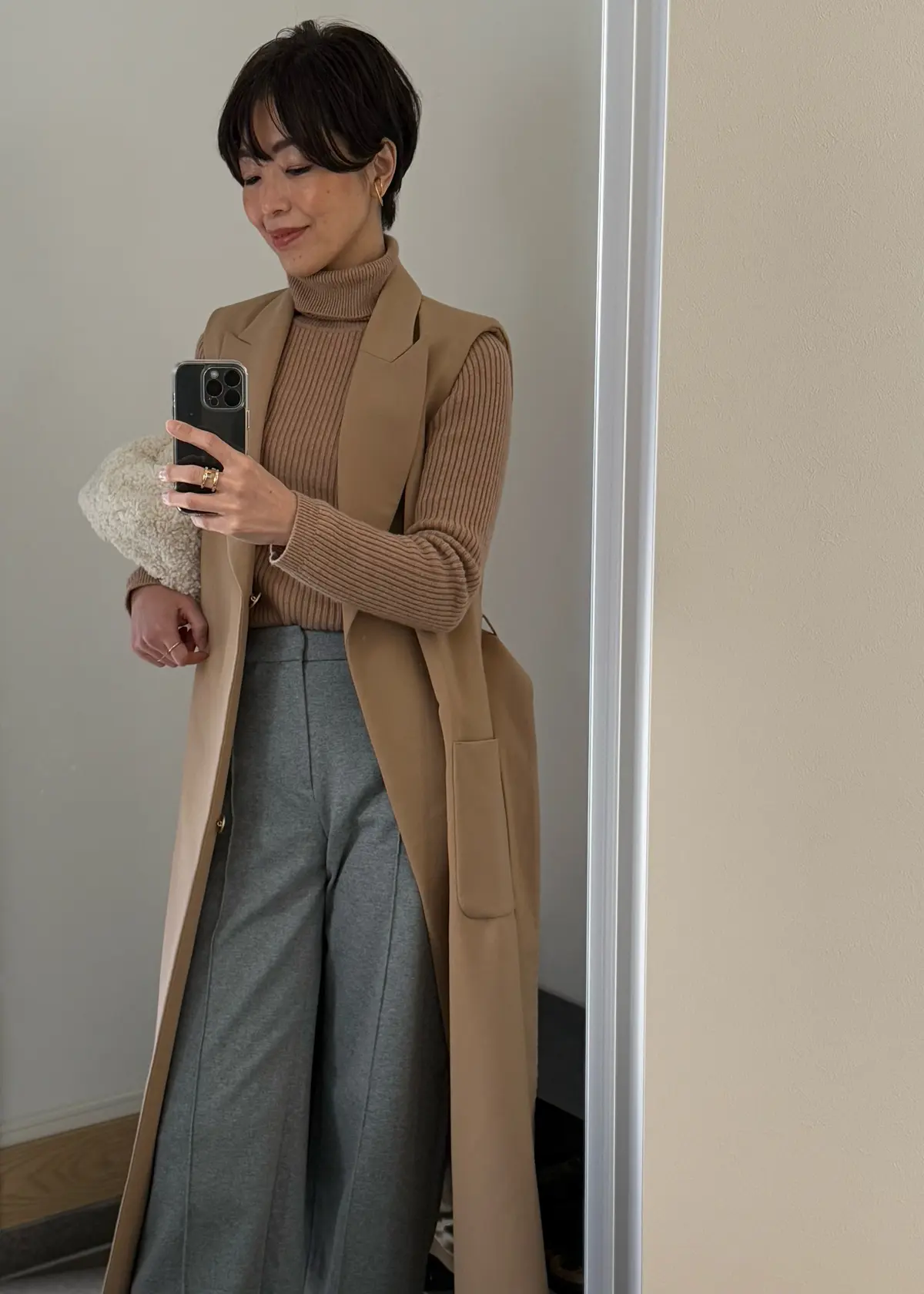 ユニクロのジャージーワイドパンツで過ごすの画像_2