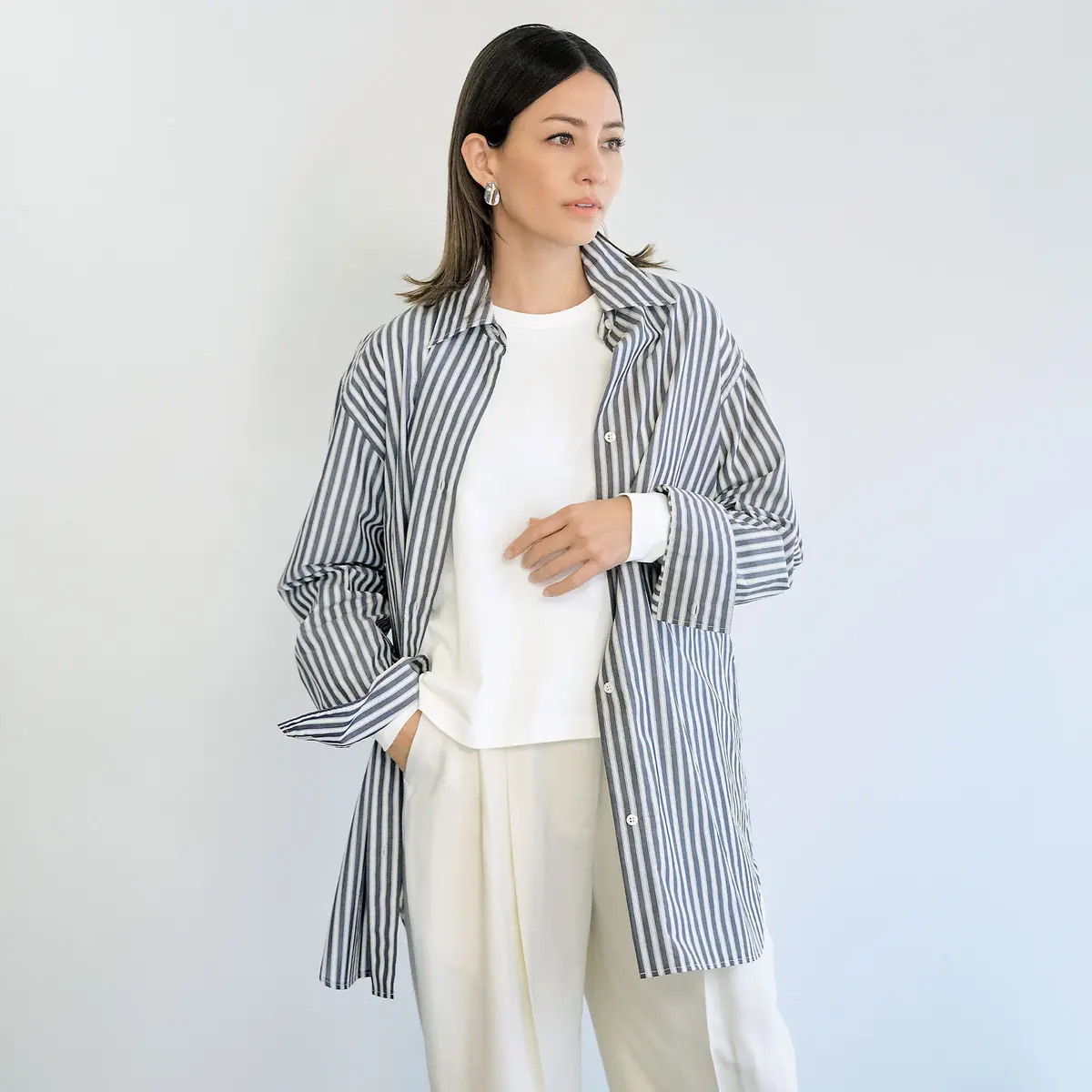 モードな着こなしに、春の軽やかさを漂わせの画像_7