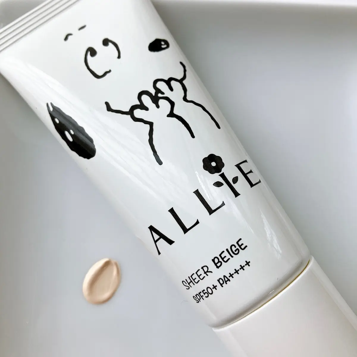 アリィー クロノビューティカラーチューニングUV 03　とテクスチャー