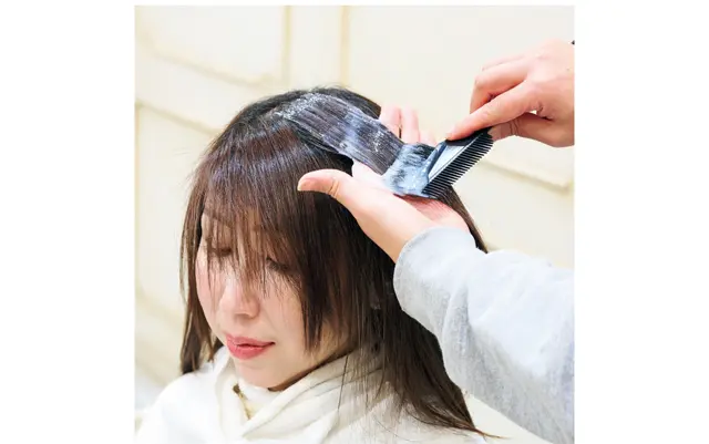 《3》定着させる薬剤を塗布する