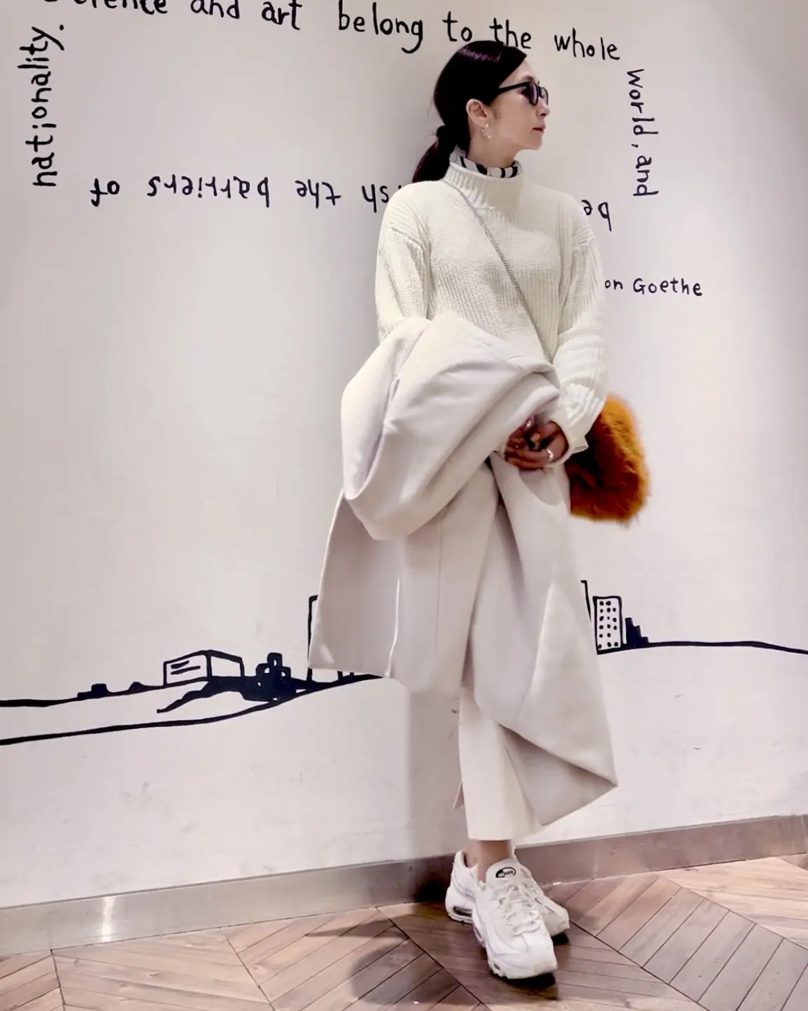 オールホワイトコーデ