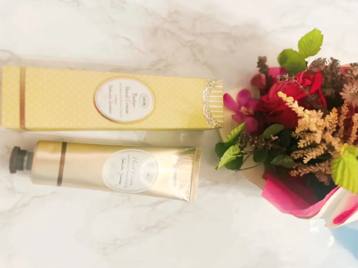 SABON、サボン、ハンドクリーム、シアバター、シアバターハンドクリーム、ジャスミンの香り、香り、花束、ピンクの花束