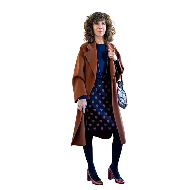 パリ＆ミラノマダム　ファッションコーデに密着　ファッション好きの友人とブックカフェで待ち合わせ