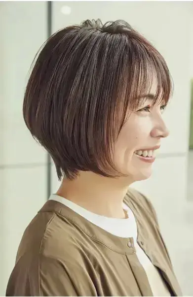 清潔感漂うツヤが「若々しいショートボブ」