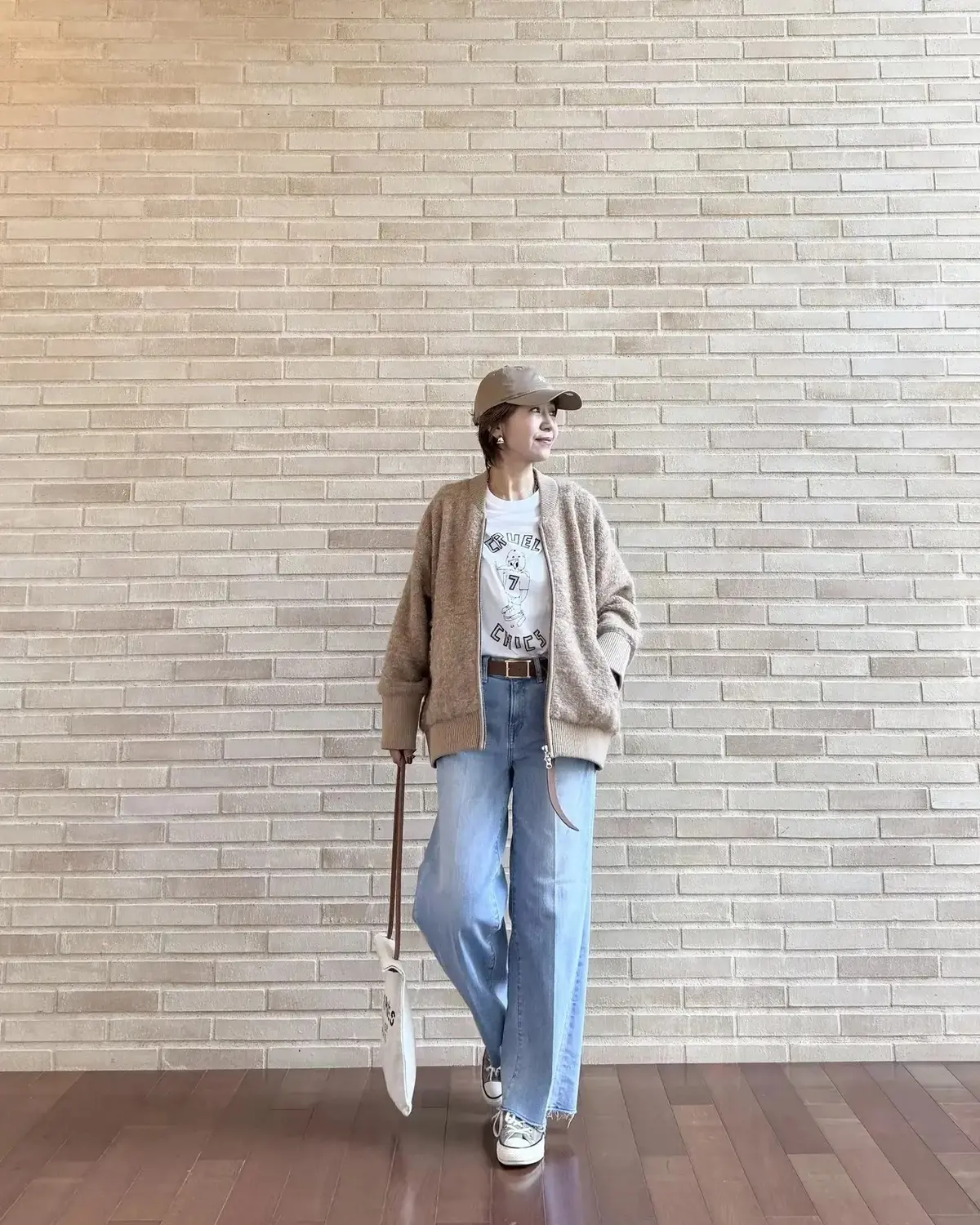 【50代 デニムコーデ15選】デニムONデニムの着こなしも人気！春らしい軽やかさがポイント