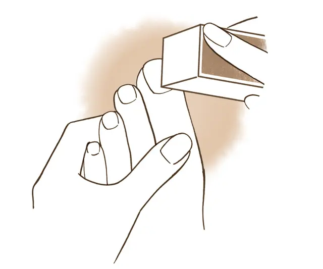 《Step 3》バッファーで表面を削り、ネイルオイルを浸透させつつ徐々に細かい面に変えて磨き上げる