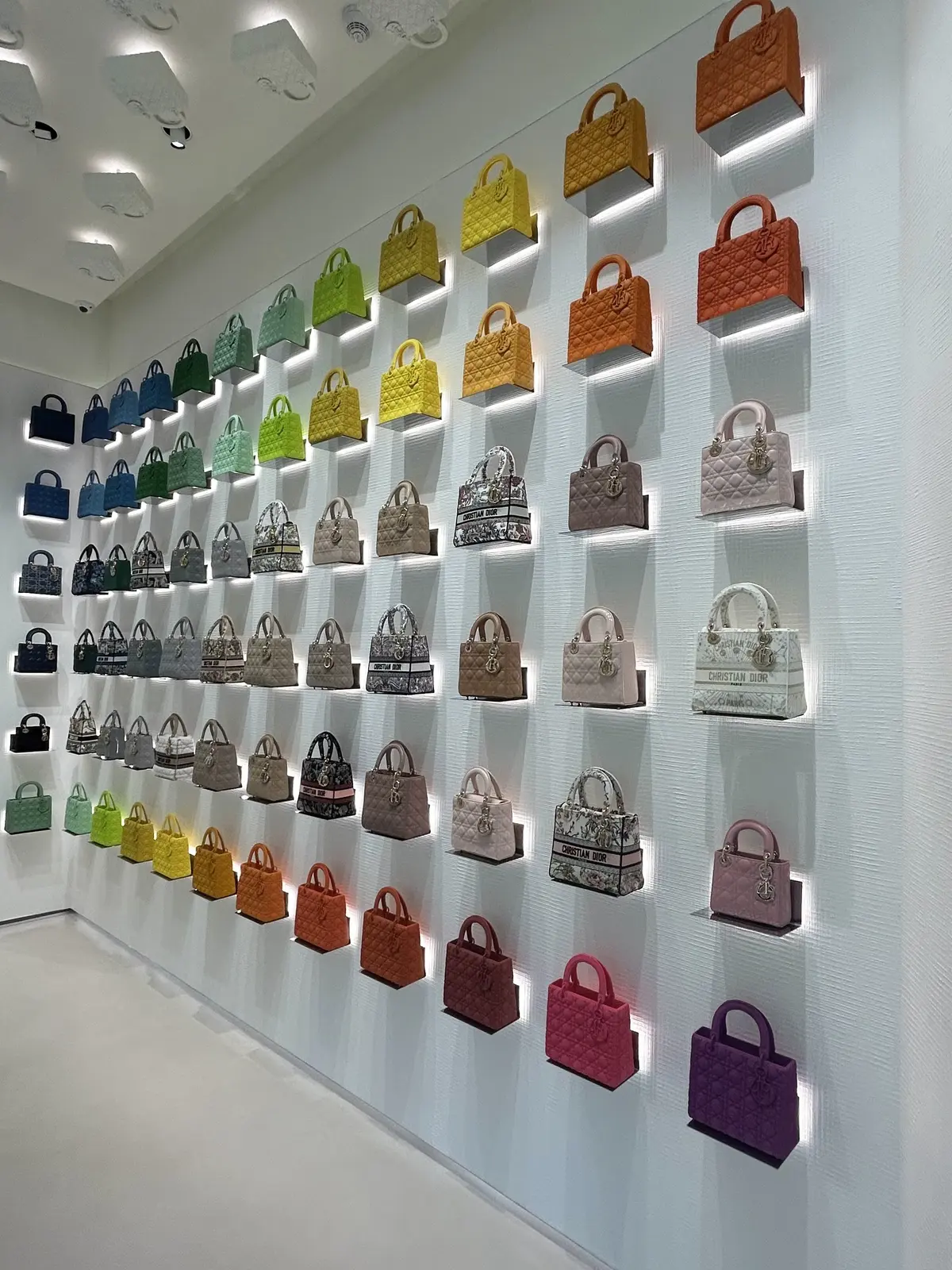 Dior Gold House Bangkok  ディオール・ゴールド・ハウス　バンコク