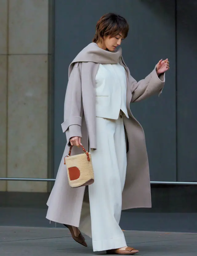 DOMELLEのセットアップパンツコーデのLIZA