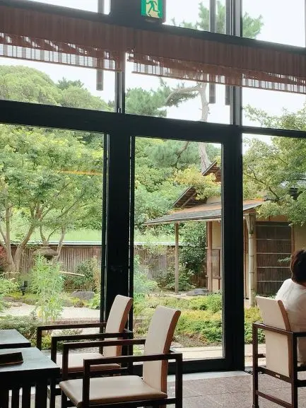 秋色ワンピースコーデでおでかけの画像_4