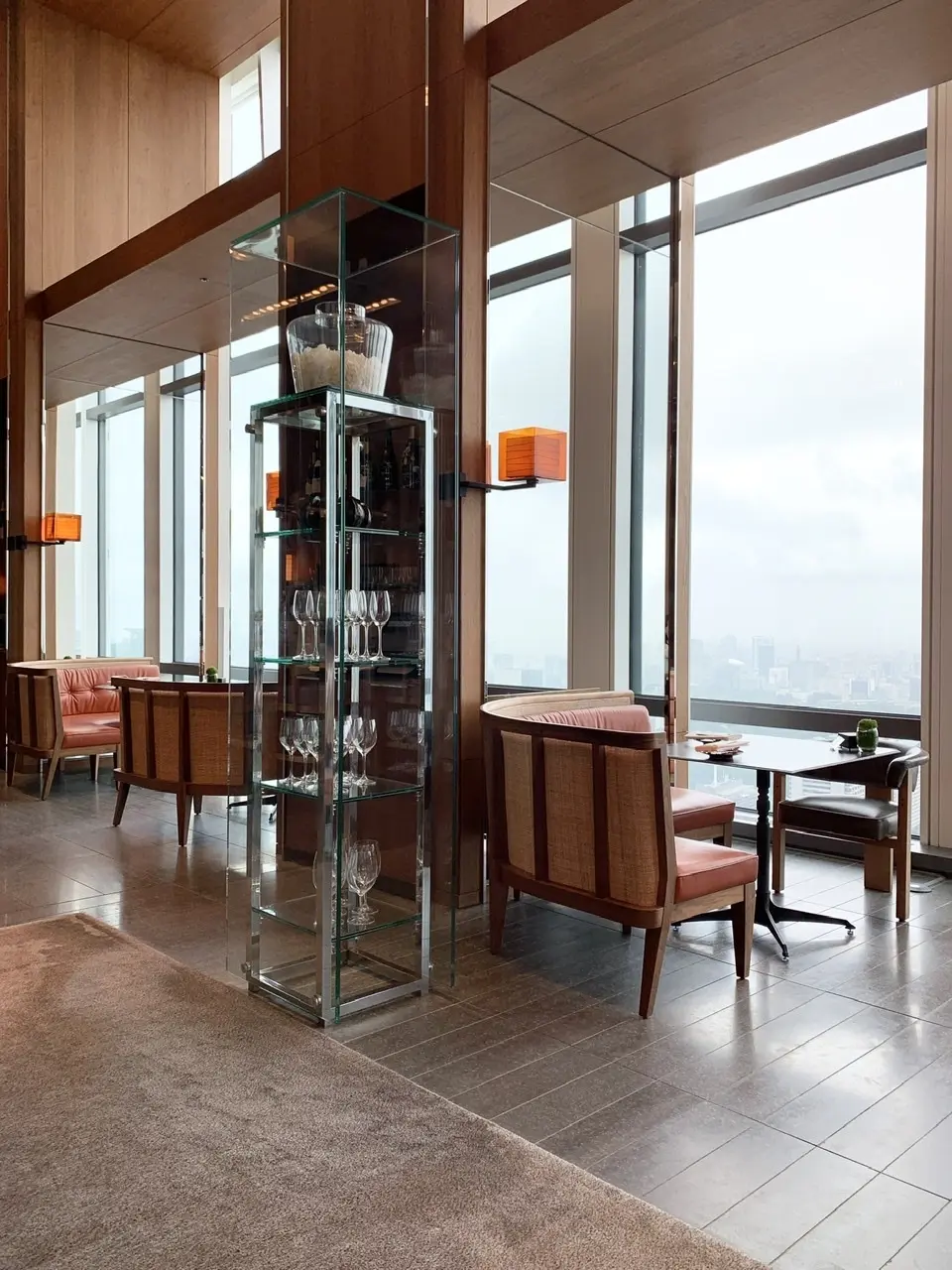 ザタヴァンラウンジ