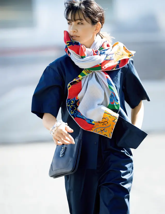 エルメス 大判ストールでミラノ巻き