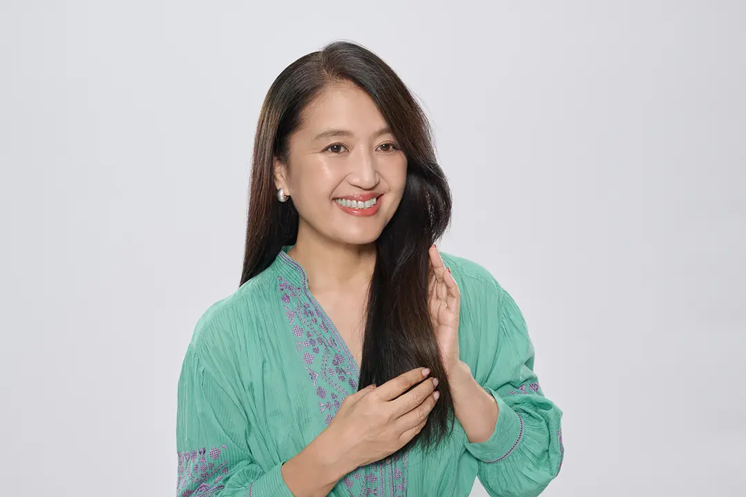 髪をなでる伊熊さん