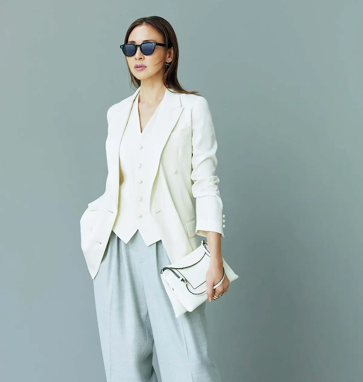 エブールのパンツのSHIHO