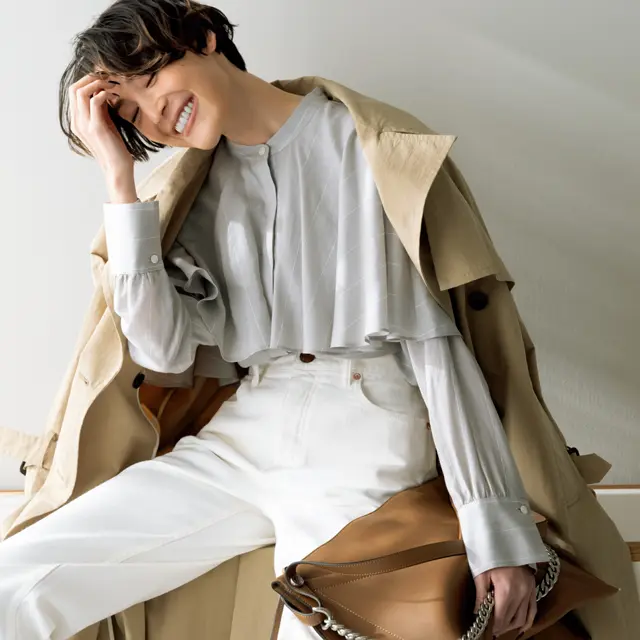 プルミエ アロンディスモンの着映えブラウスのLIZA