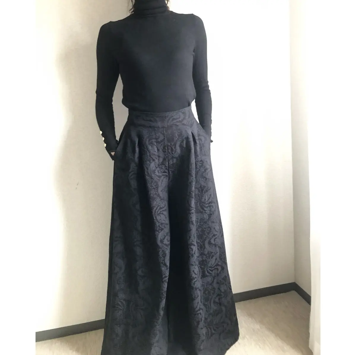 浮き立つ柄のワイドパンツ黒コーデ❤︎の画像_3