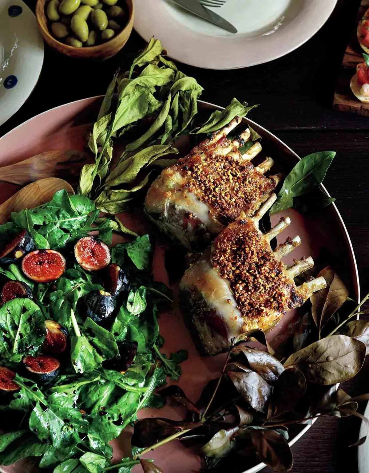 ラムの香草ロースト いちじくとルッコラの サラダ添え