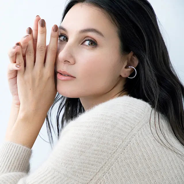 柔ベージュニット　ネイル