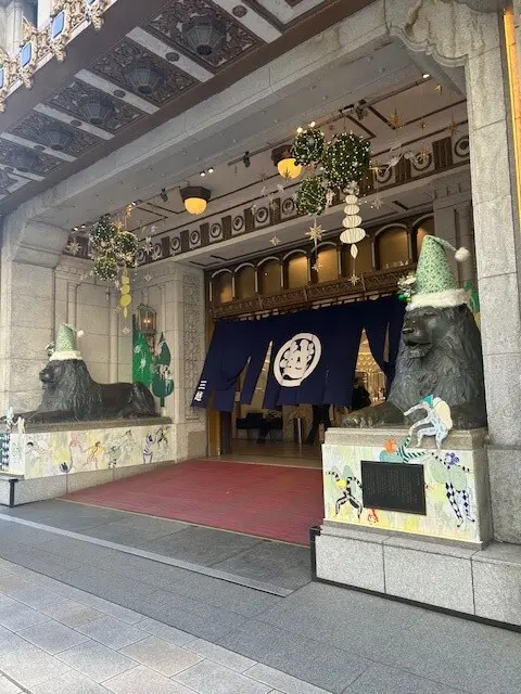 日本橋　三越のエントランス