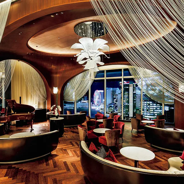 ウッディな風合いある「ザ・カハラ ラウンジ」