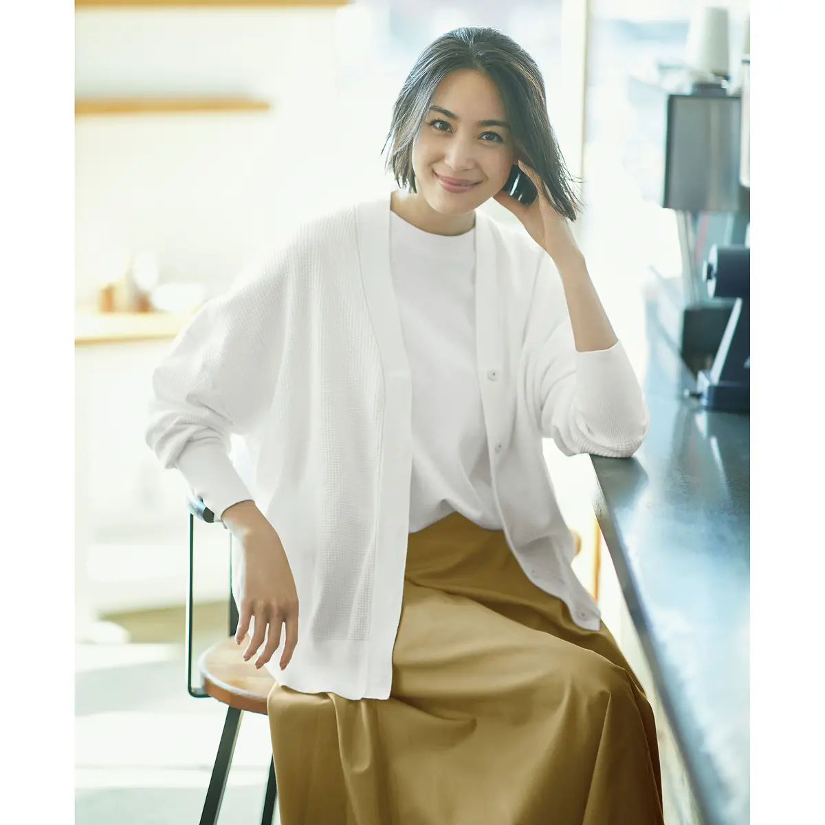 E by éclat サーマルニットカーディガン、張り感フレアスカート