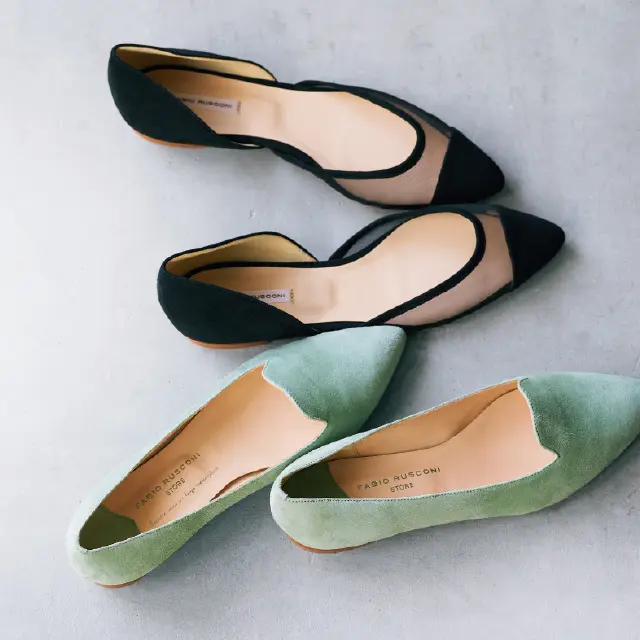 スマートな中にもフェミニンさのある一足は大人の女性からも高支持率