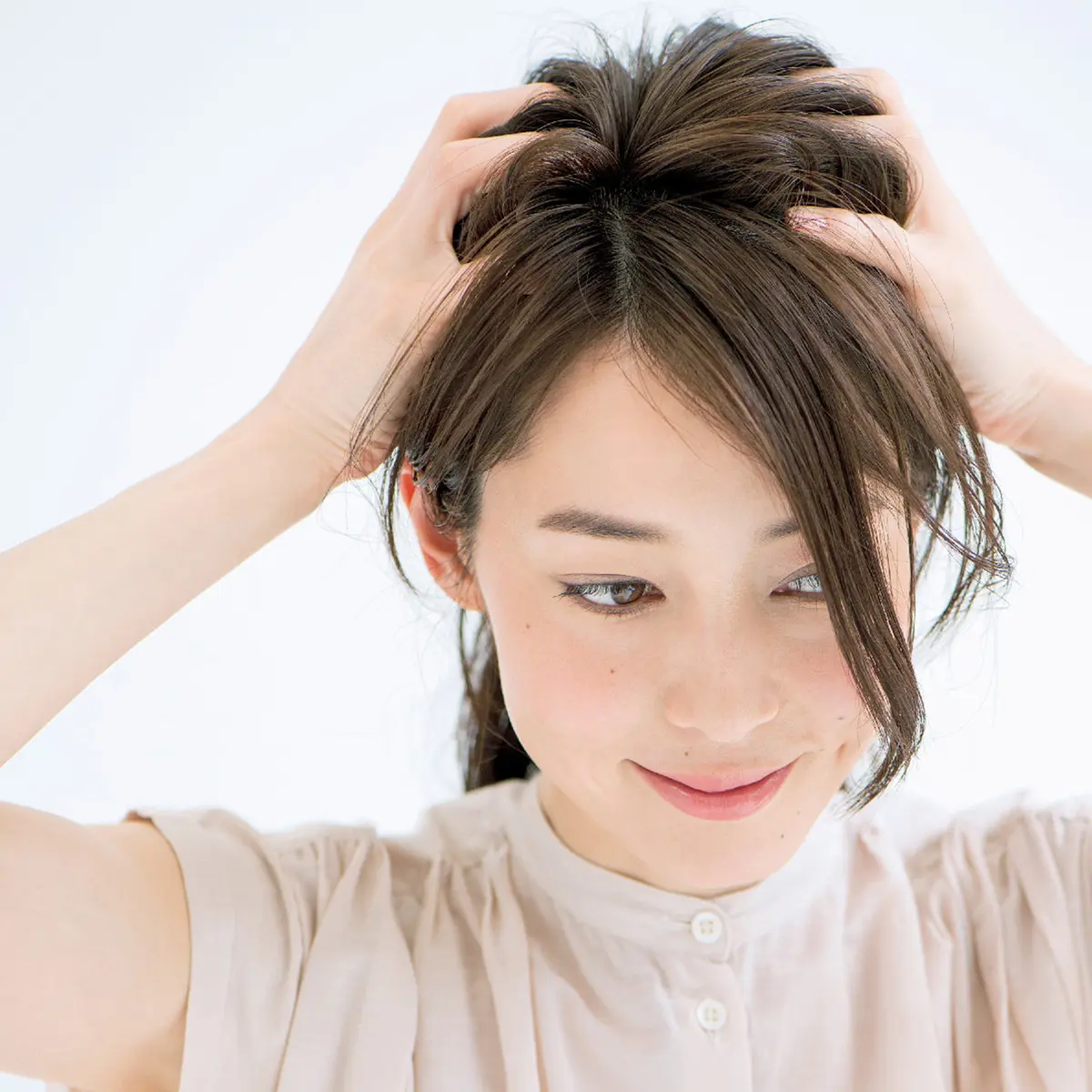  おしゃれな大人のひとつ結びをつくる、大の画像_6