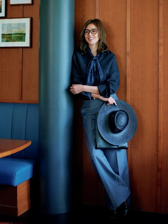 ネイビーのハンサムシャツ　