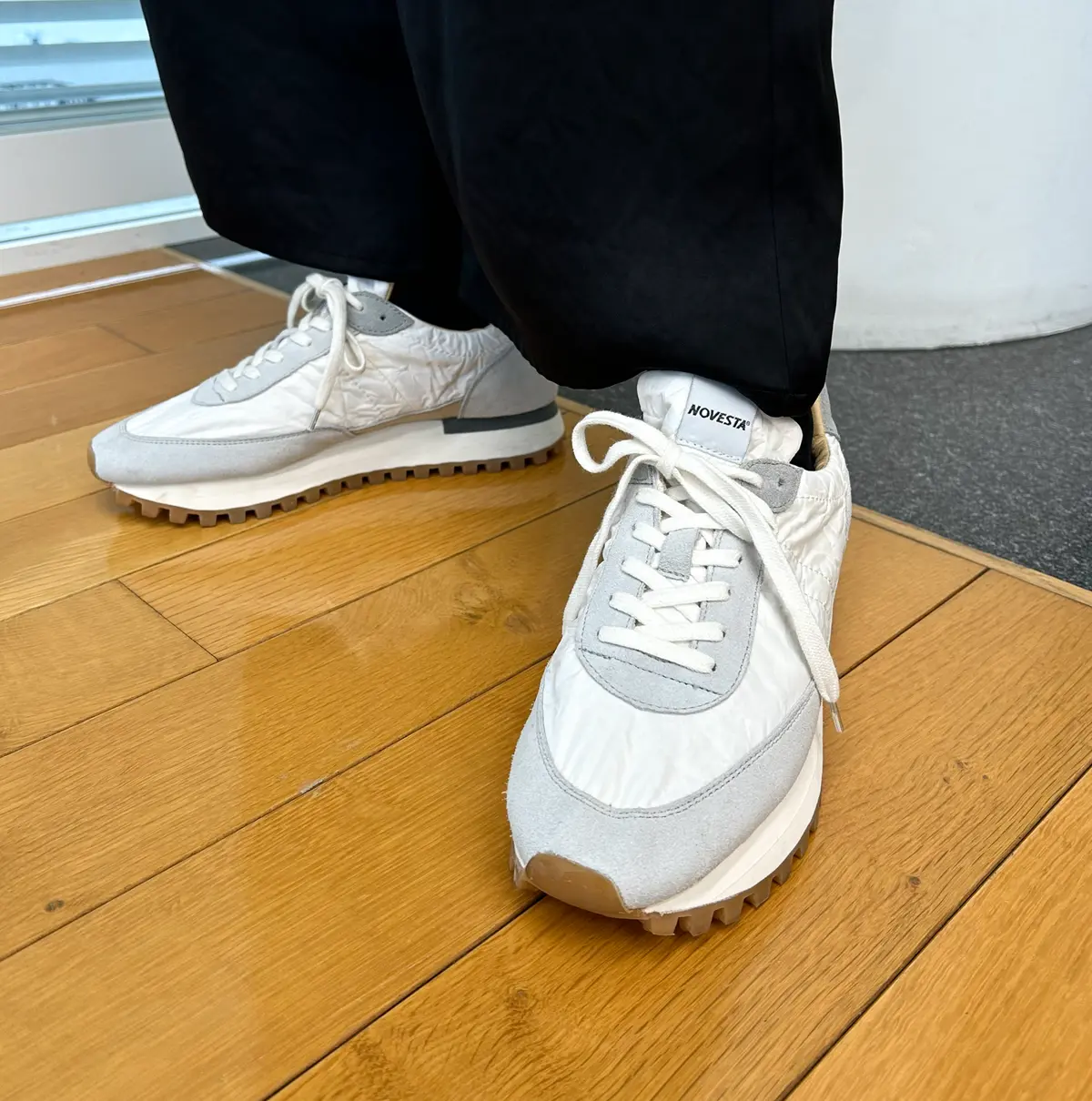 ノヴェスタ MARATHON RUNNER SUPER TRAIL スニーカー エクラ編集部の愛用スニーカー