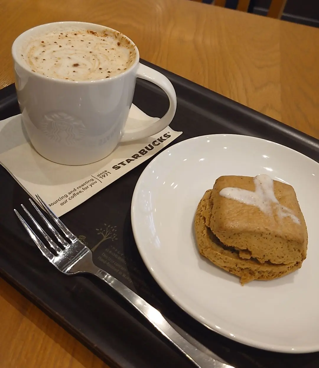 スタバのソイラテとアールグレイ＆オレンジのスコーン