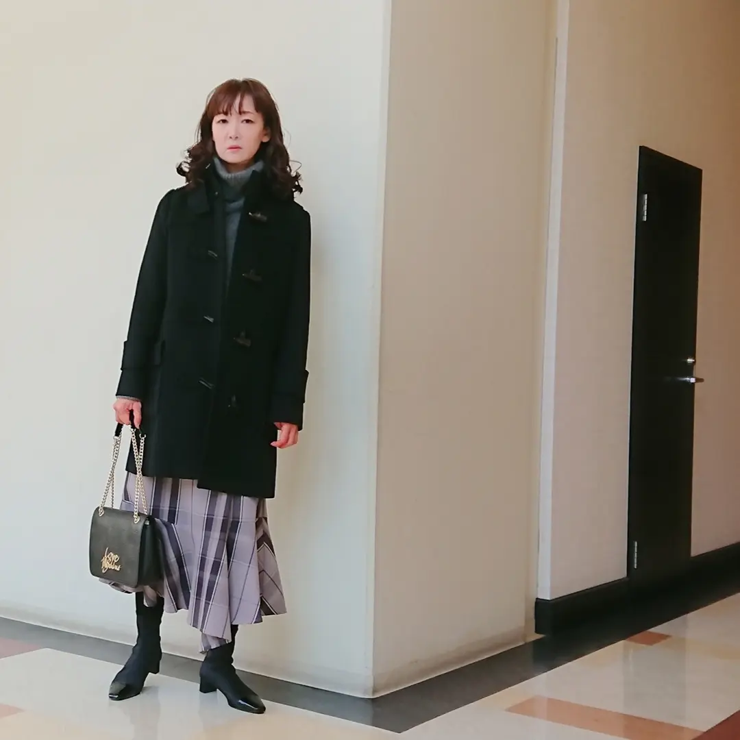 ダッフルコート   マーメイドスカート  チェックスカート   チェーンバッグ