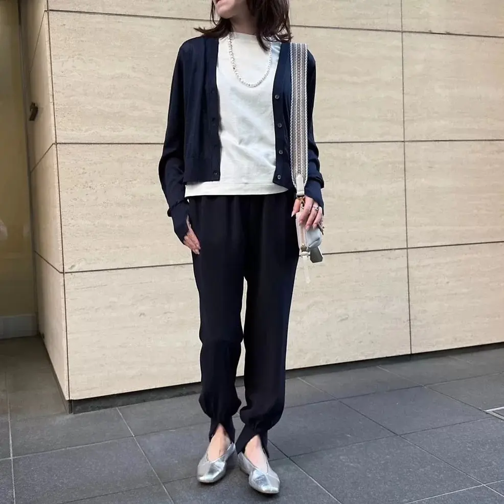 新色ネイビー登場！1600本超えの大ヒッの画像_4