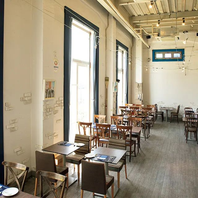 運河沿いなので、光がとても美しく気持ち いい