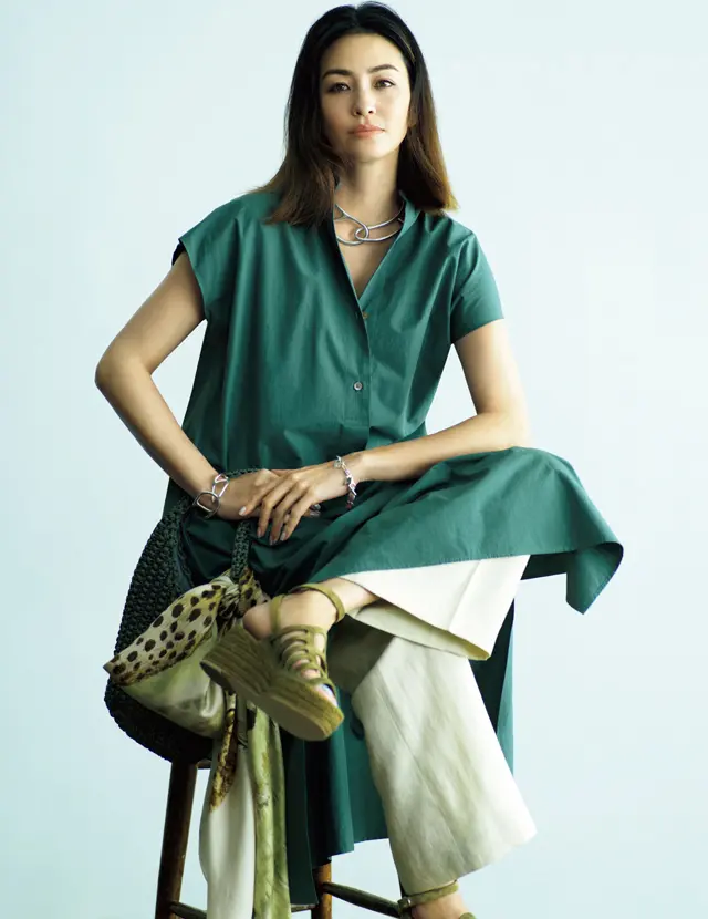 エルメスのシルバージュエリーコーデのRINA