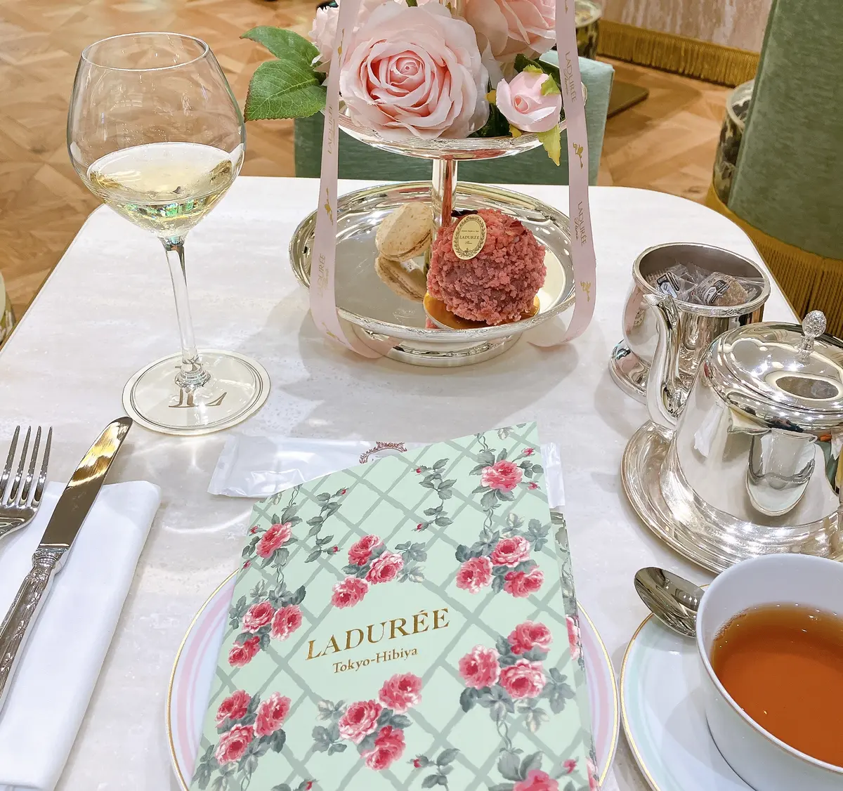 ラデュレ日比谷店のアフタヌーンティーセット