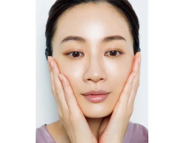 《4》手のひら全体でフィットさせる