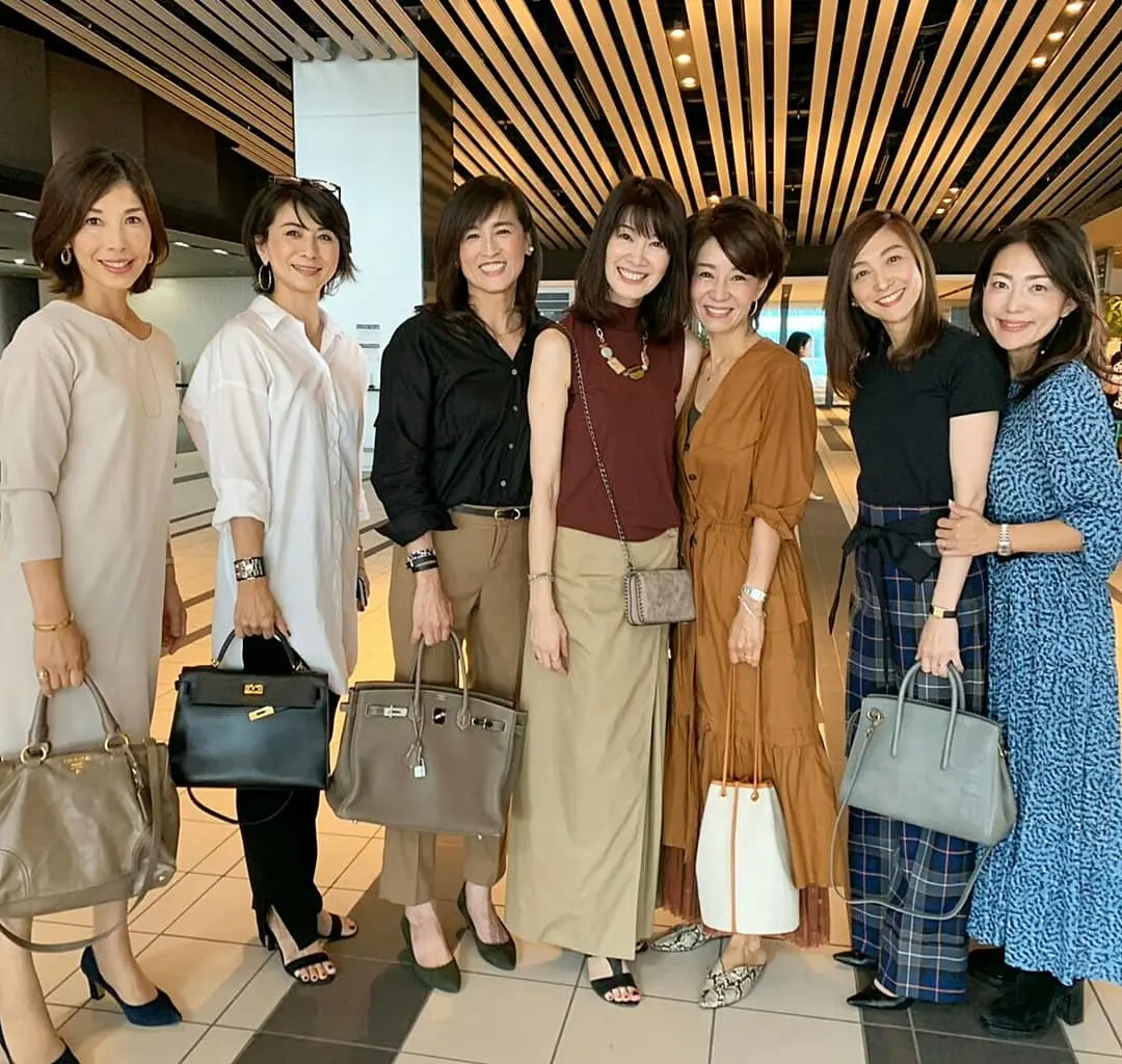 チェック柄とのグレーワントーンの画像_4