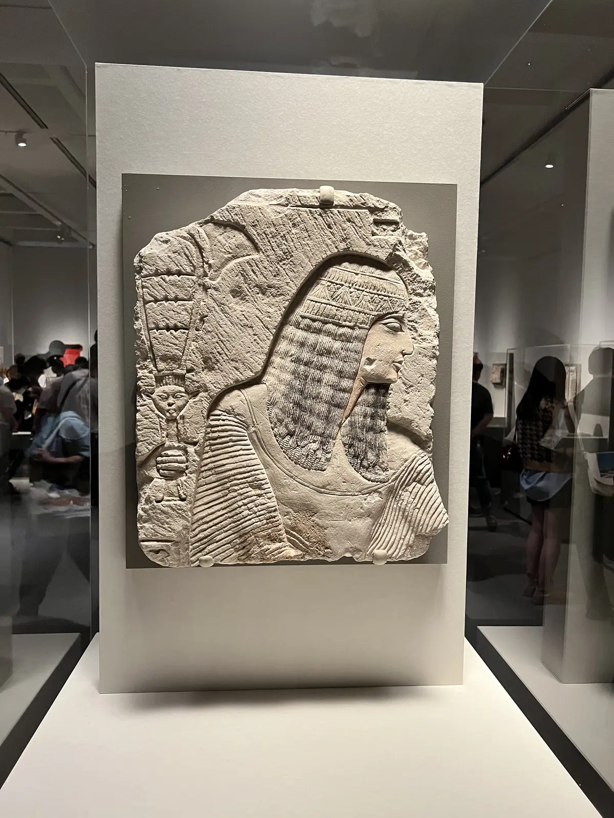 貴族の男性のレリーフ