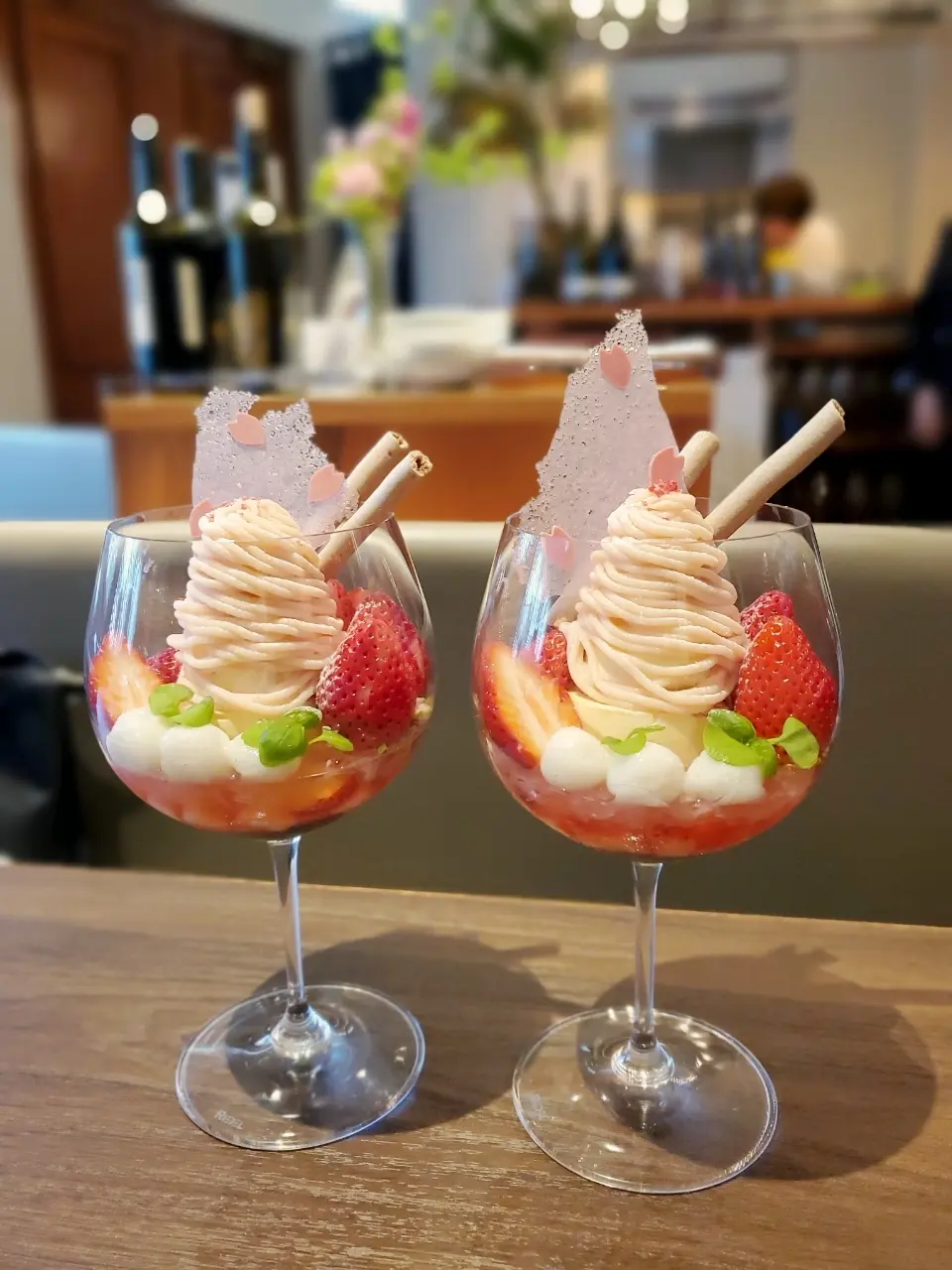 恵比寿のai'sさんで「大人の苺パフェ」の画像_1