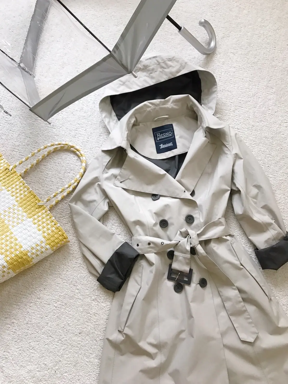 FULTONの傘で雨の日コーデの画像_3