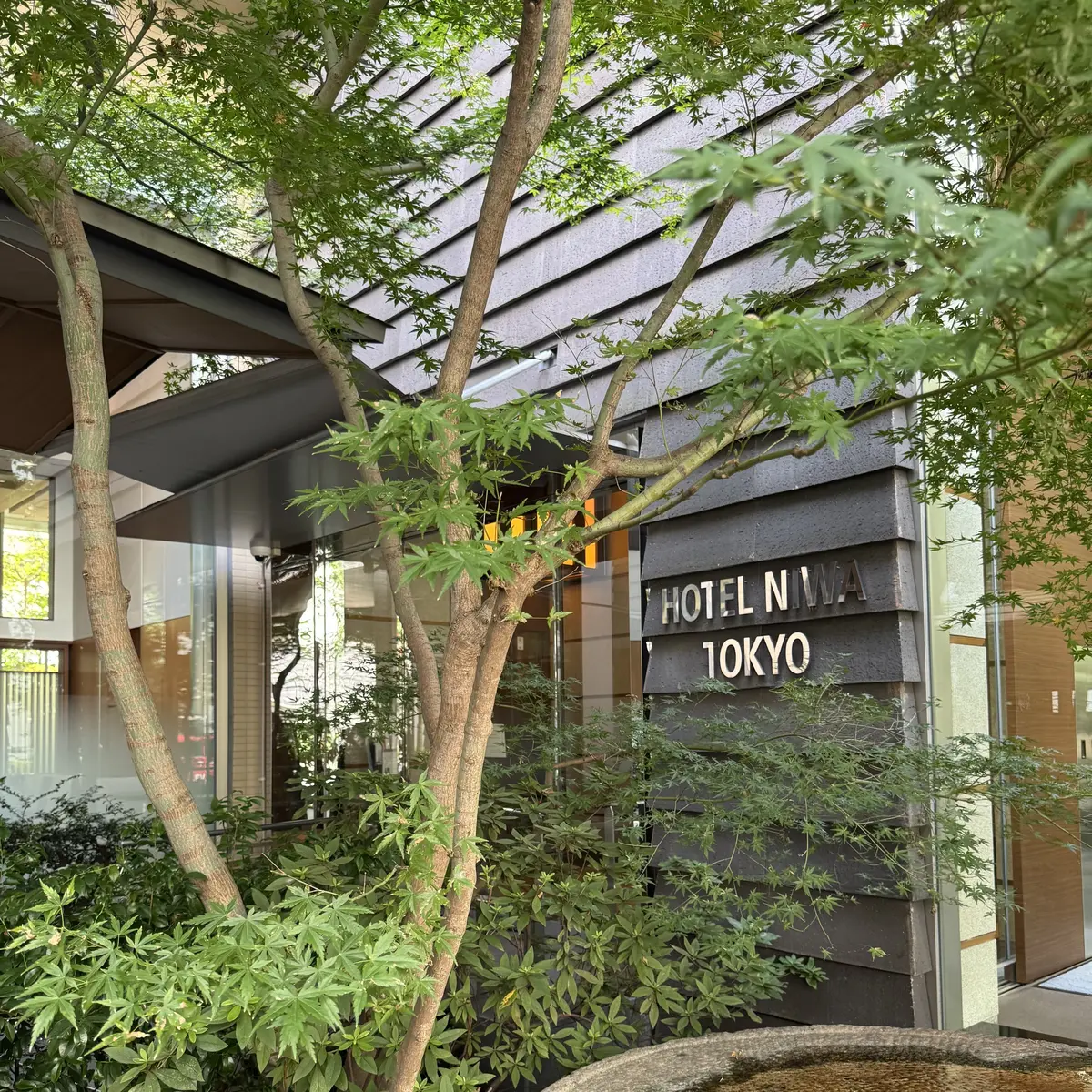 光沢スカートでつくる淡トーンのご近所ランの画像_1