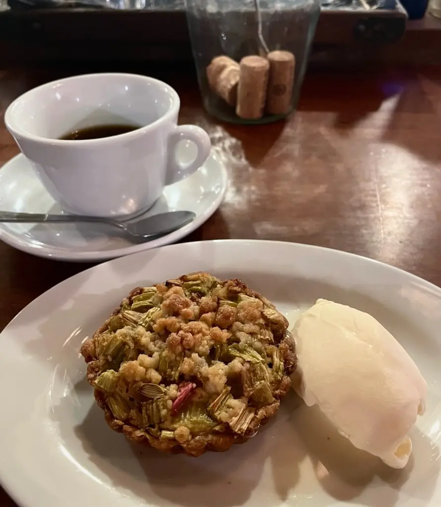 パーラー江古田　ベーカリー　ルバーブ　タルト　