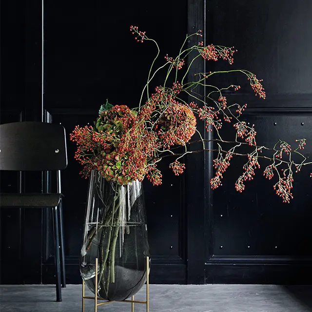 イシャスベース Lスモーク（φ30×H60㎝）￥99,000／アペックス