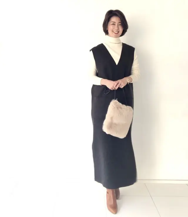 シンプルなすとんとしたラインのワンピース