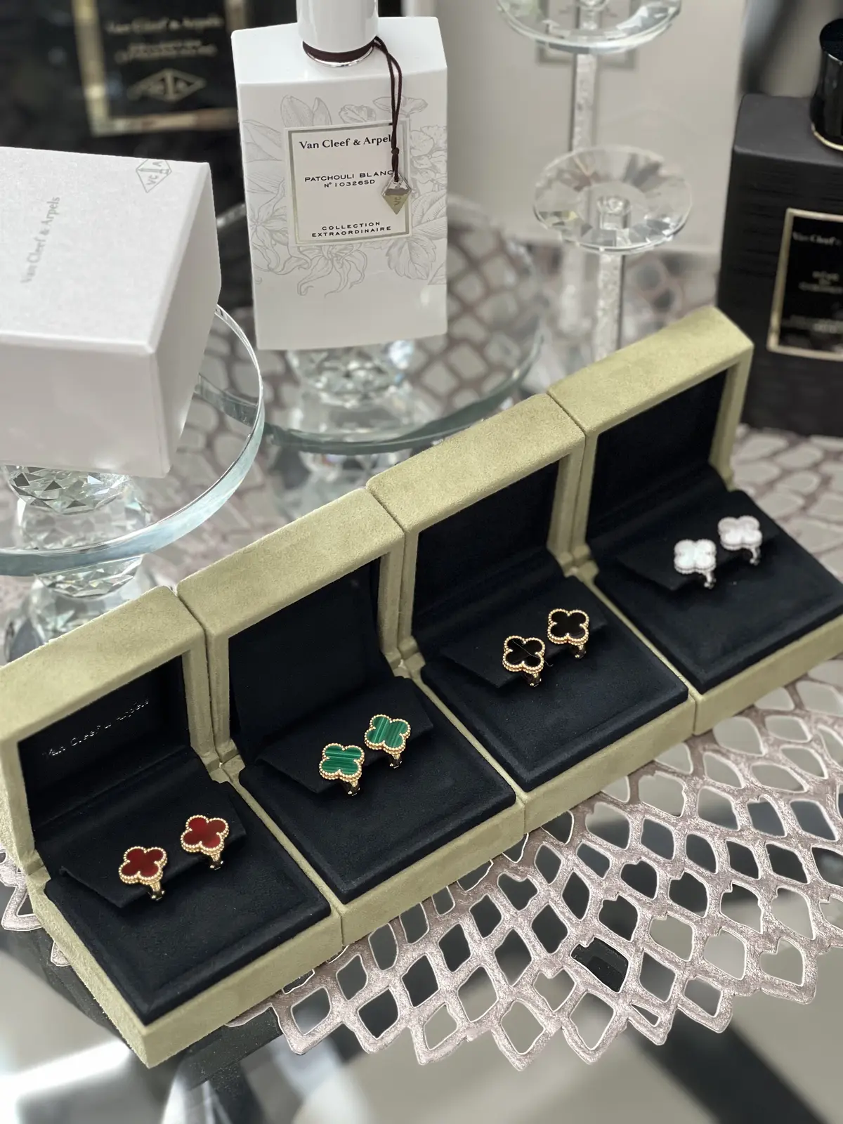 ヴァンクリーフ＆アーペル　アルハンブラ  Van Cleef & Arpels