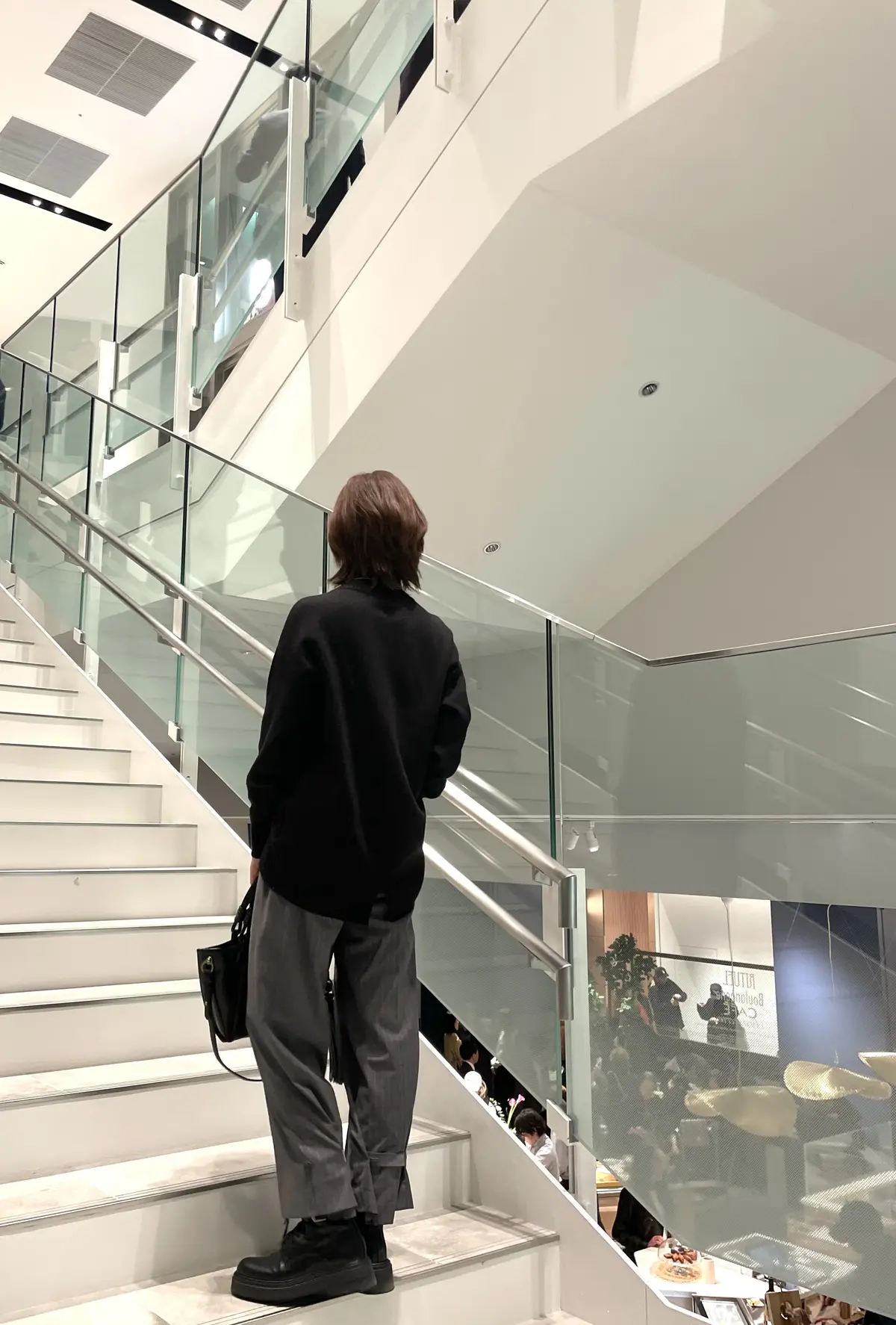 ZARAの編み上げブーツで虎ノ門ヒルズへの画像_3